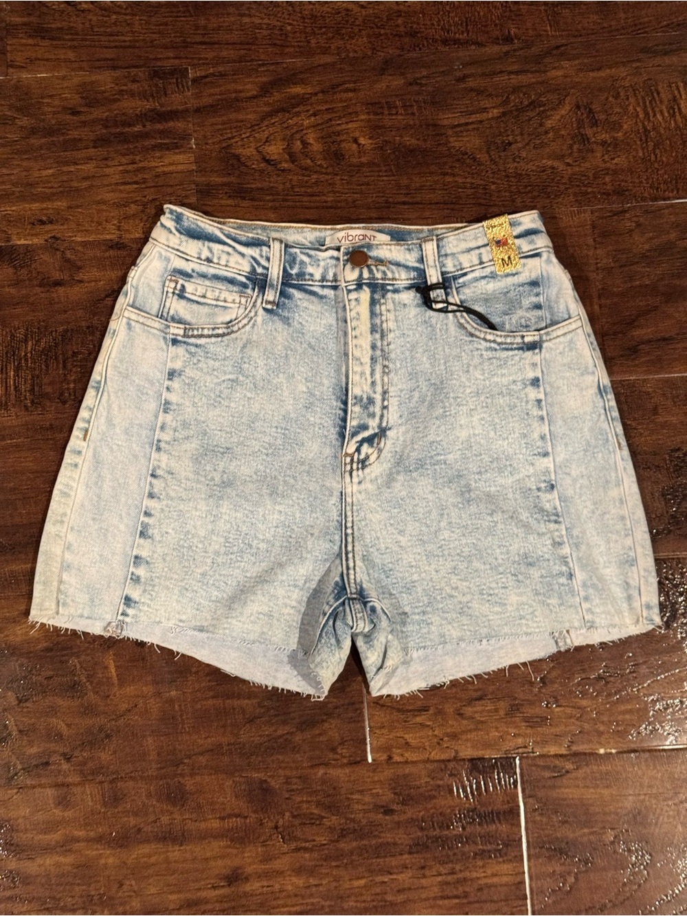 NWT Vibrant Denim Light Blue Acid Wash Raw Hem Size Medium